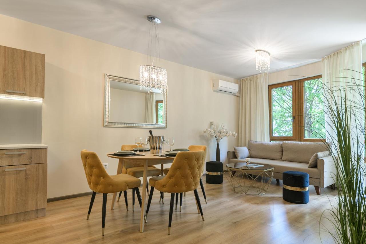 МareliS Luxe Port Apartment Varna Extérieur photo