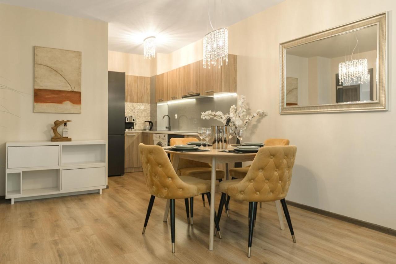 МareliS Luxe Port Apartment Varna Extérieur photo