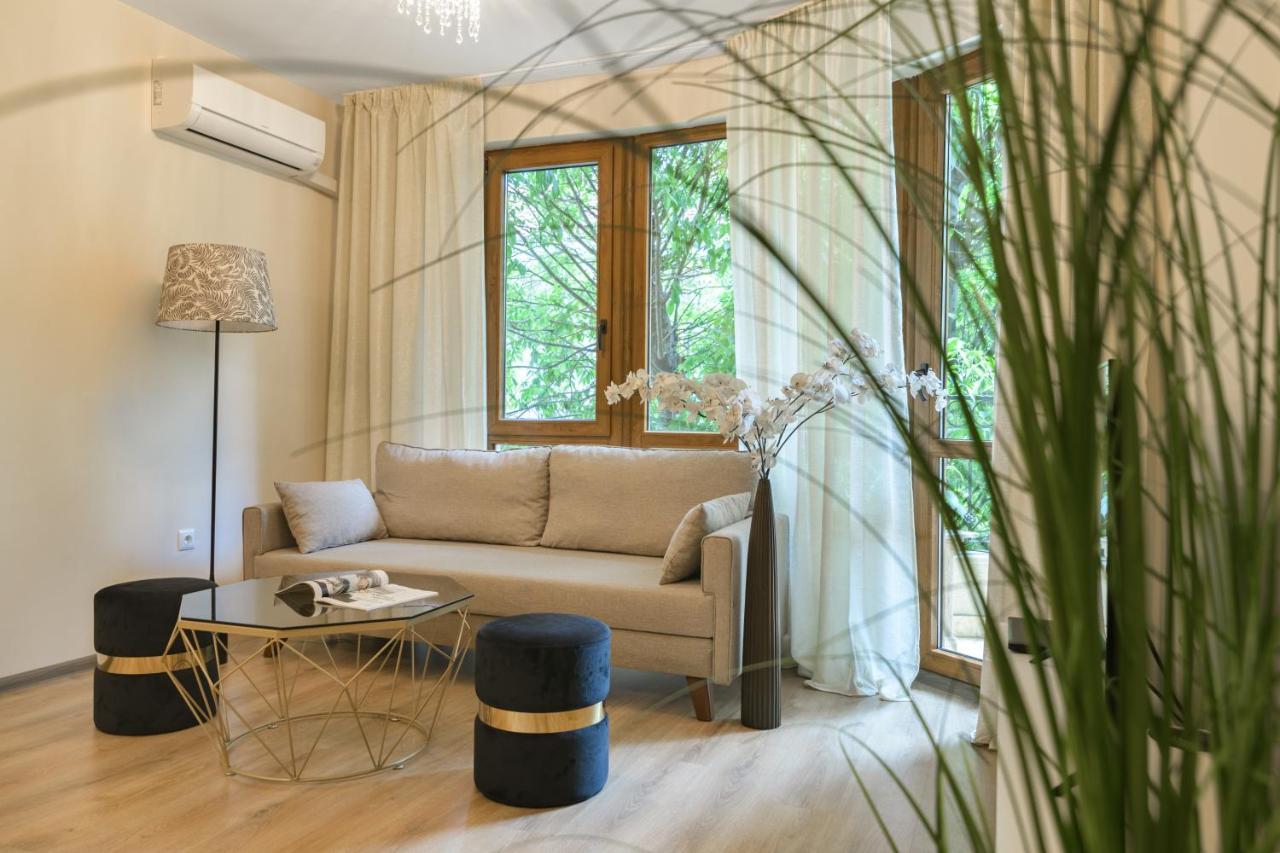 МareliS Luxe Port Apartment Varna Extérieur photo