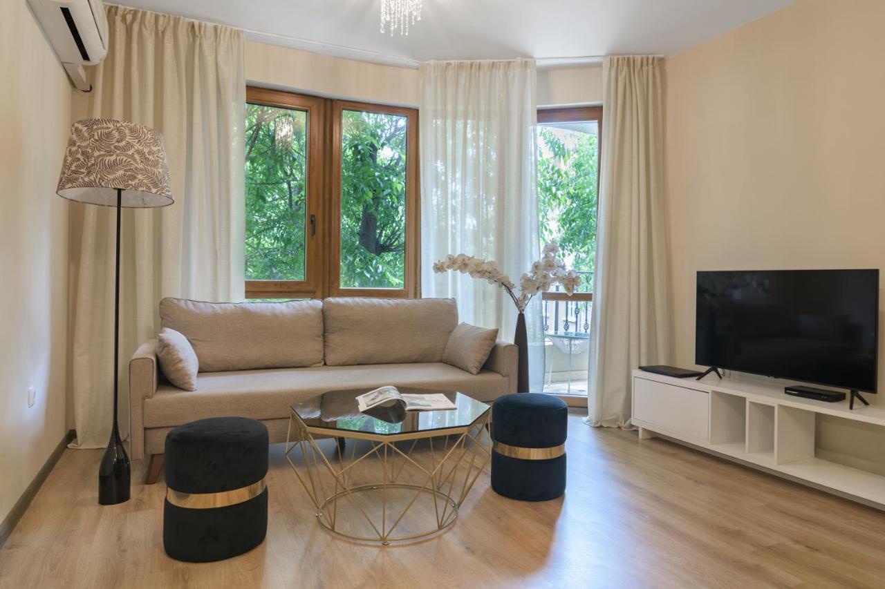 МareliS Luxe Port Apartment Varna Extérieur photo