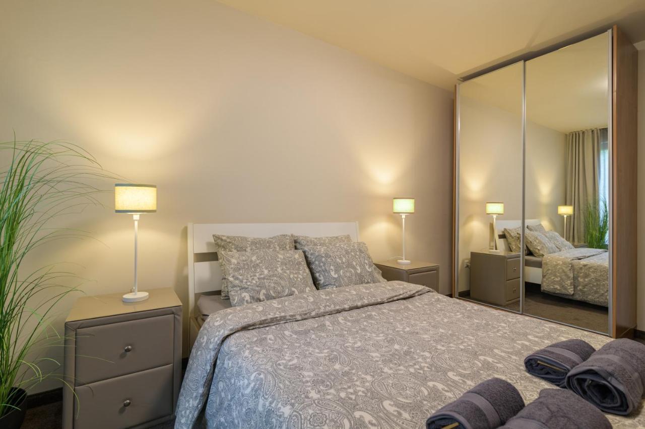 МareliS Luxe Port Apartment Varna Extérieur photo