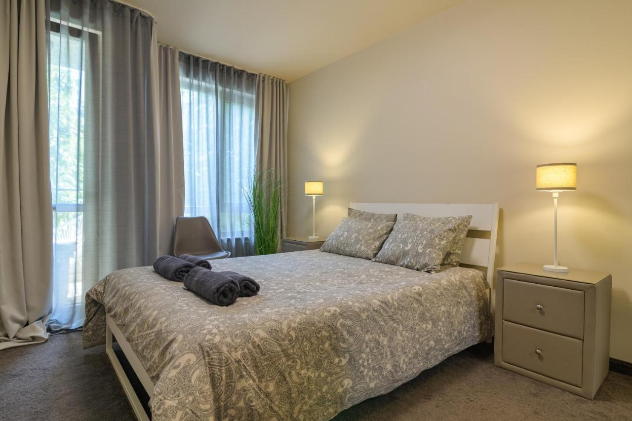 МareliS Luxe Port Apartment Varna Extérieur photo